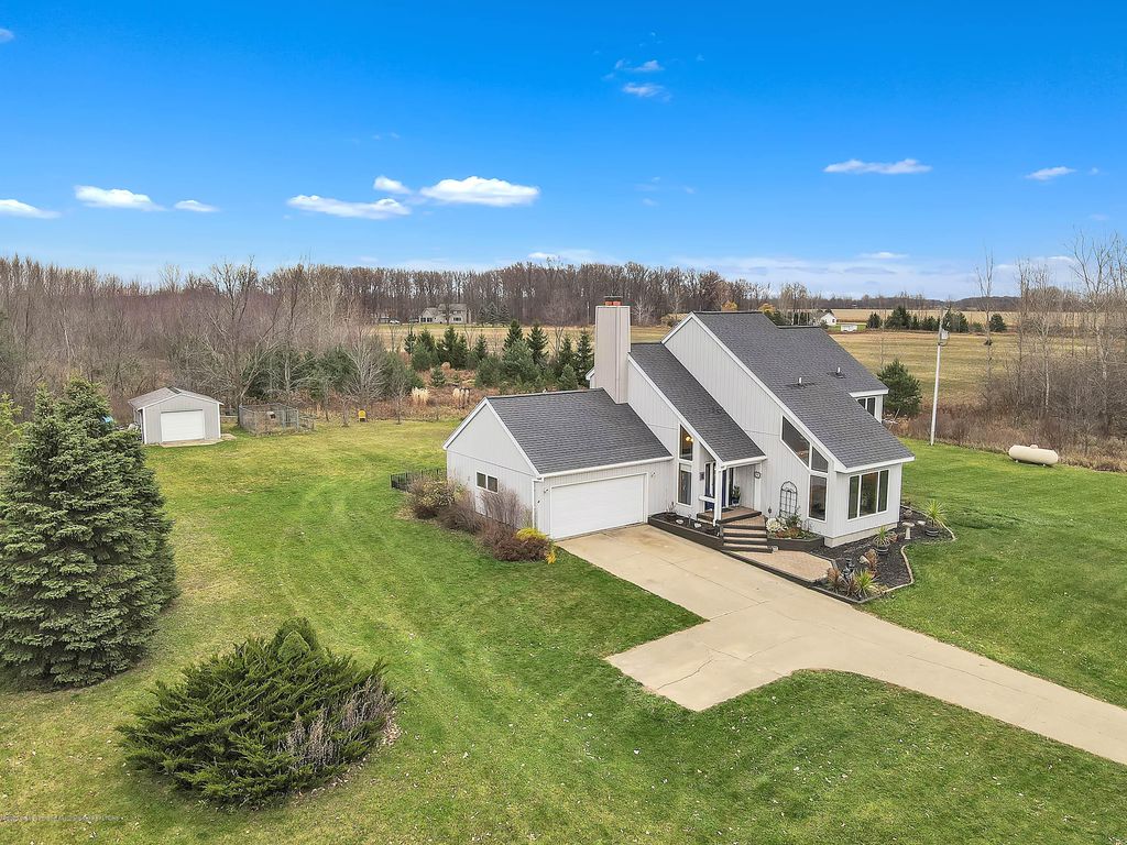 3833 E Parks Rd, Saint Johns, MI 48879 Trulia