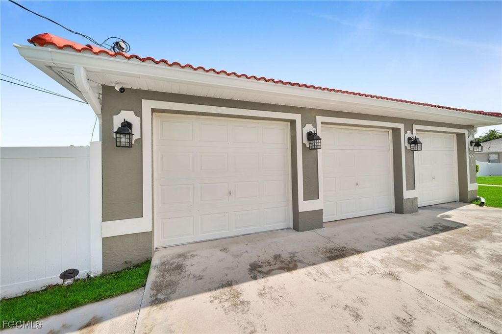 1817 SW 22nd Ter, Cape Coral, FL 33991