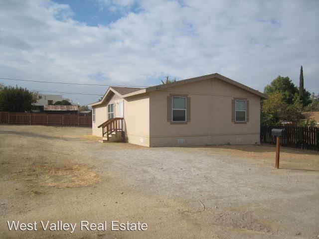 411 Naylor Ave, Taft, CA 93268