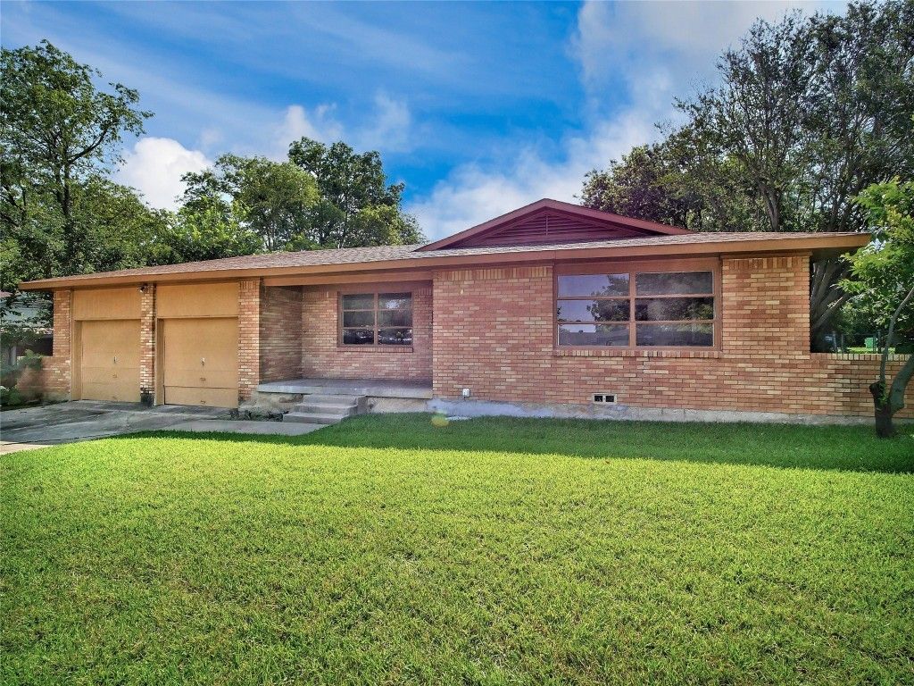 1737 Scenery Hill Rd, Fort Worth, TX 76103