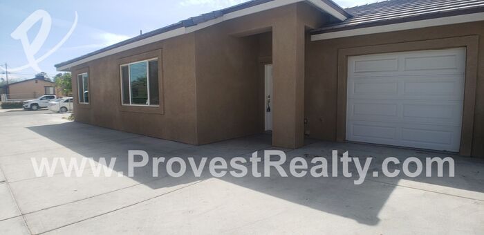 16472 Smoke Tree St #A, Hesperia, CA 92345