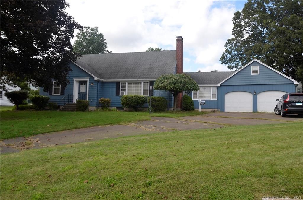 31 Maxwell Dr, Wethersfield, CT 06109