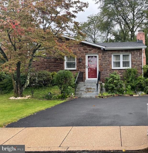 630 Pennbrook Ave, Lansdale, PA 19446