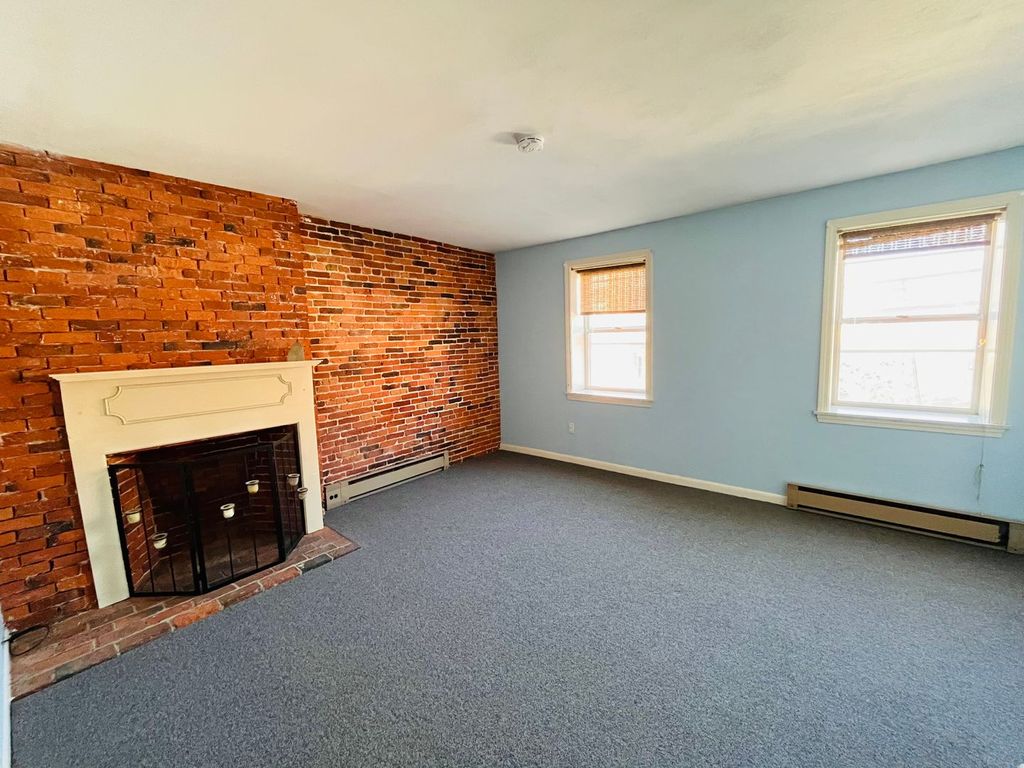 132-136 State St, Portsmouth, NH 03801