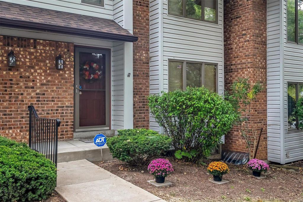 25 Tori Ann Ct, Saint Peters, MO 63376