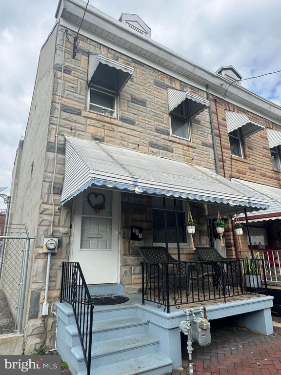 847 buttonwood st reading pa 19601 see est value schools more