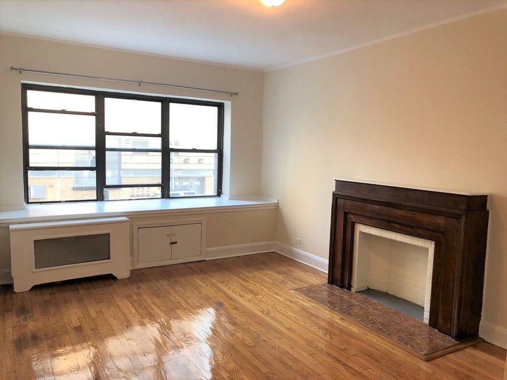 587 1st Ave #2F, New York, NY 10016