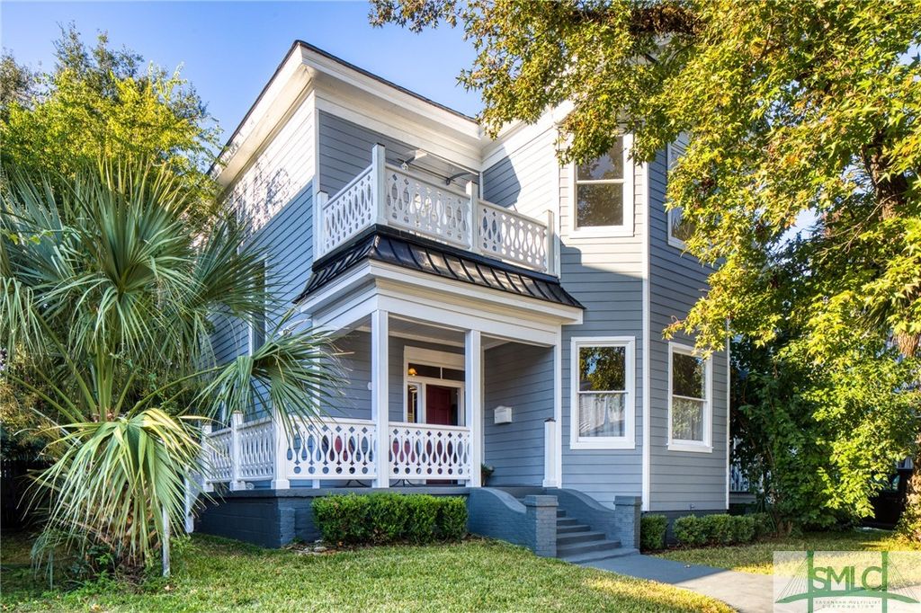 215 W  33rd St, Savannah, GA 31401