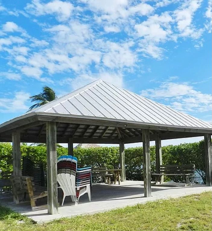 1303 Almay St, Key Largo, FL 33037