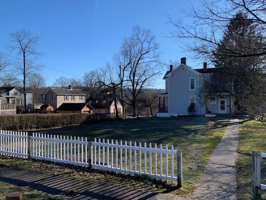 200 3rd St, Oakdale, PA 15071 Trulia