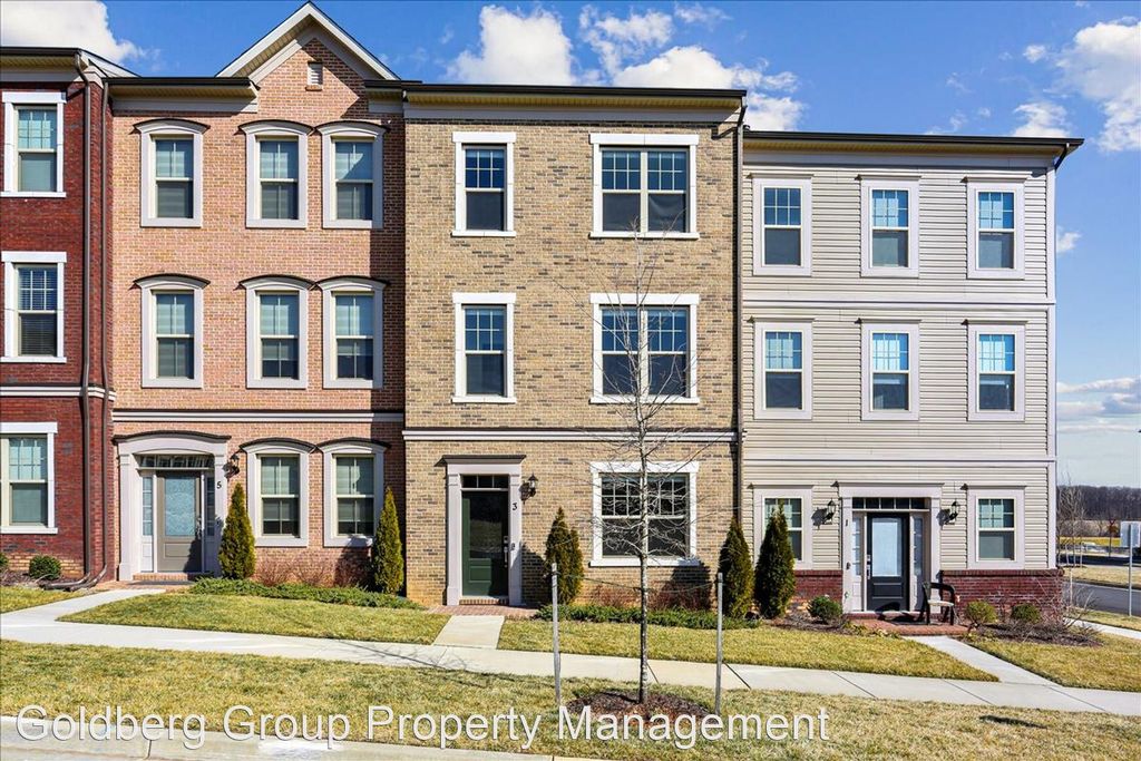 3 Blue Jay Way, Clarksburg, MD 20871