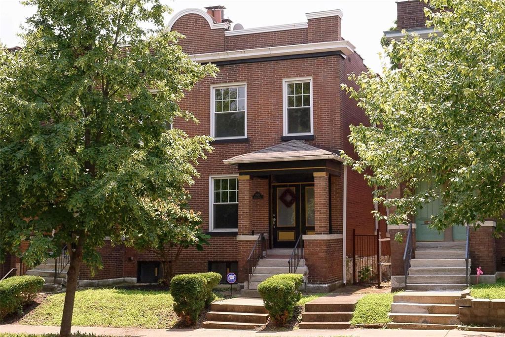 2930 Victor St, Saint Louis, MO 63104