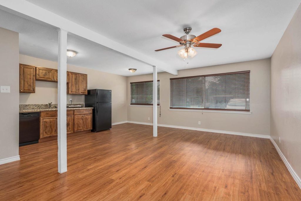 3900 Old College Rd #3906, Bryan, TX 77801