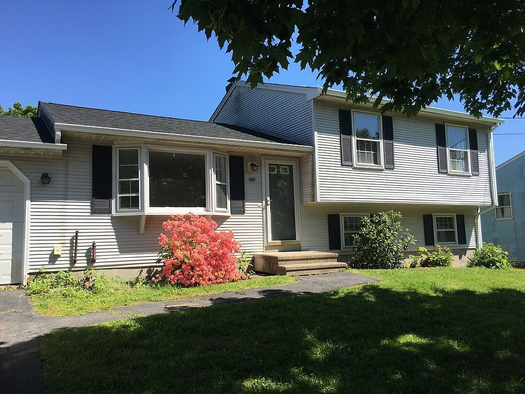 50 Robertson Rd, Hamden, CT 06518