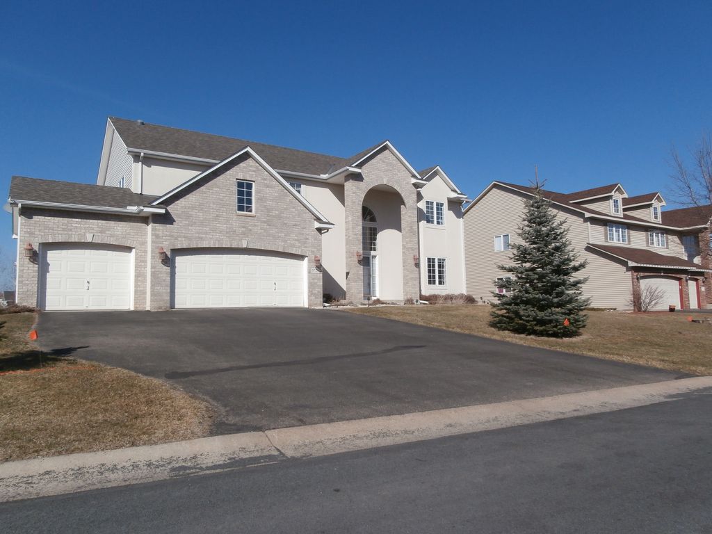 9724 Geisler Rd, Eden Prairie, MN 55347