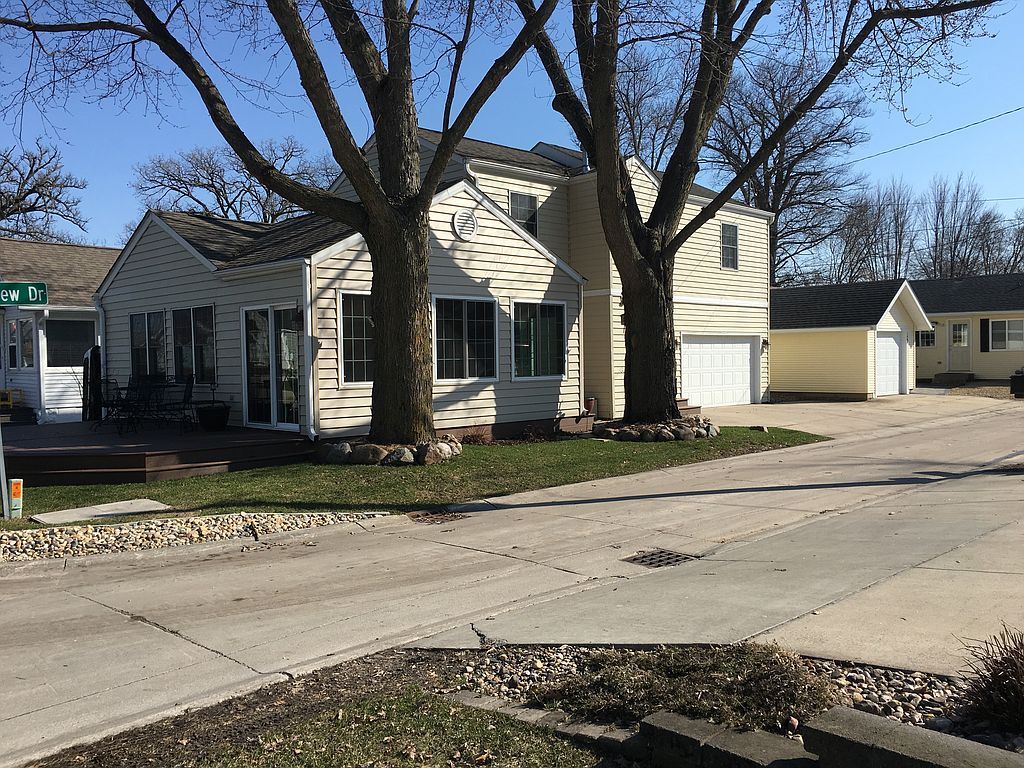 101 14th Ave S, Clear Lake, IA 50428 Trulia