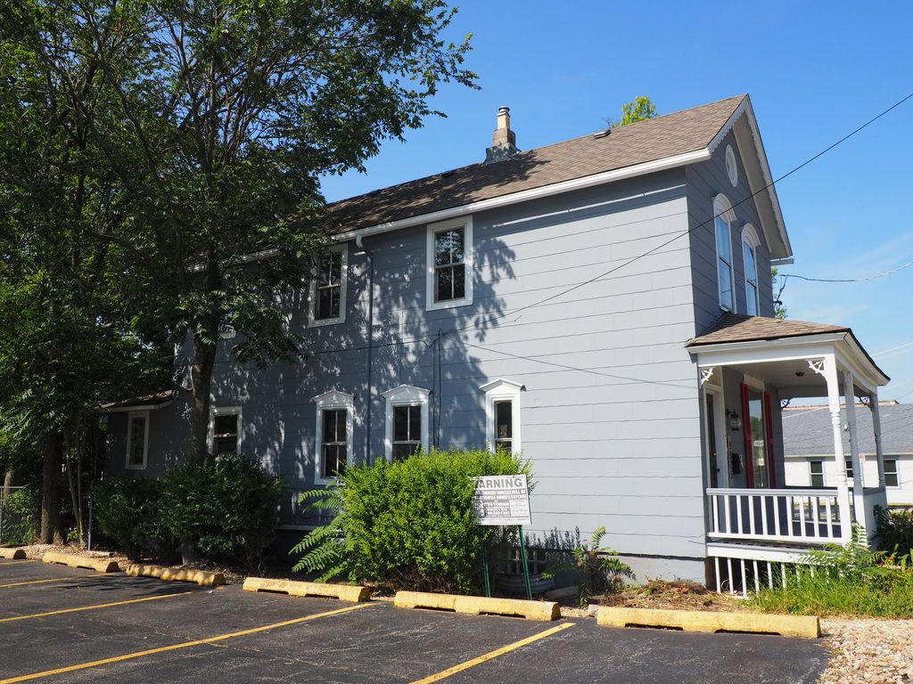 9925 W 143rd St, Orland Park, IL 60462