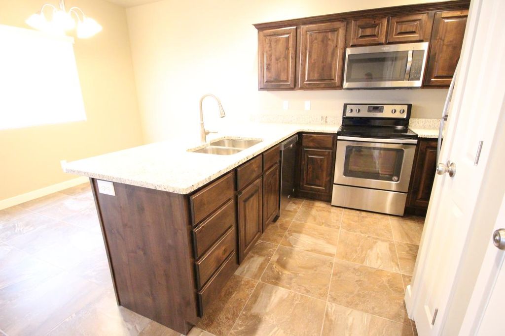 1099 W 2875 N, Layton, UT 84041