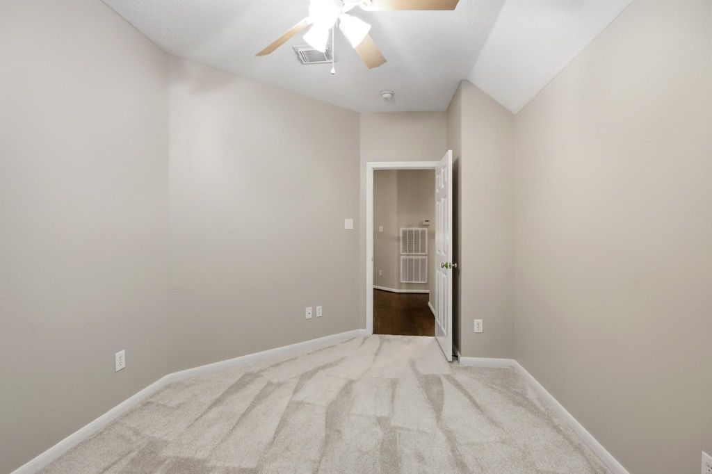 Photo 34 of 3222 Amber Holly Ct