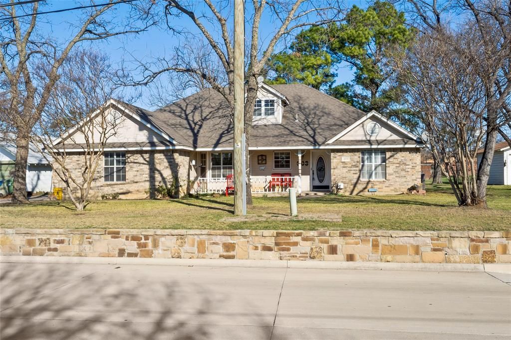 603 Dallas Dr, Roanoke, TX 76262