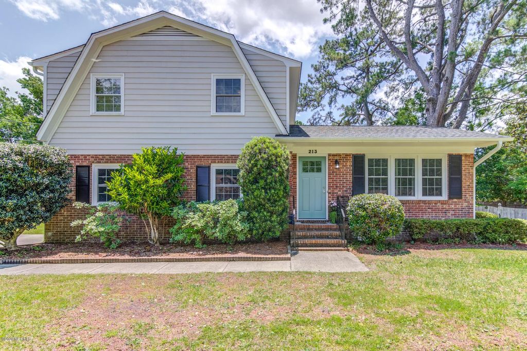 213 N Hampton Rd, Wilmington, NC 3 Bed, 3 Bath SingleFamily Home