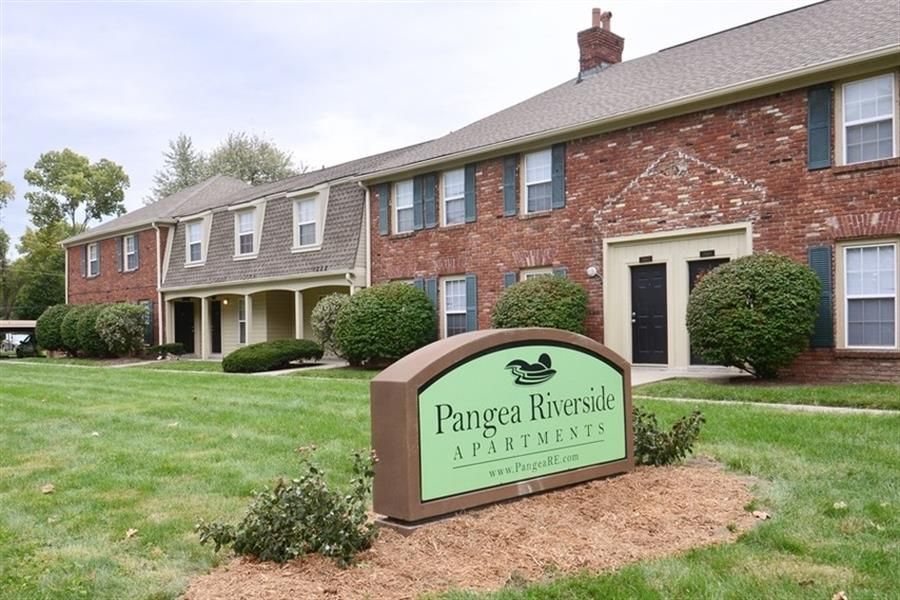 2638 Cold Spring Manor Dr, Indianapolis, IN 46222