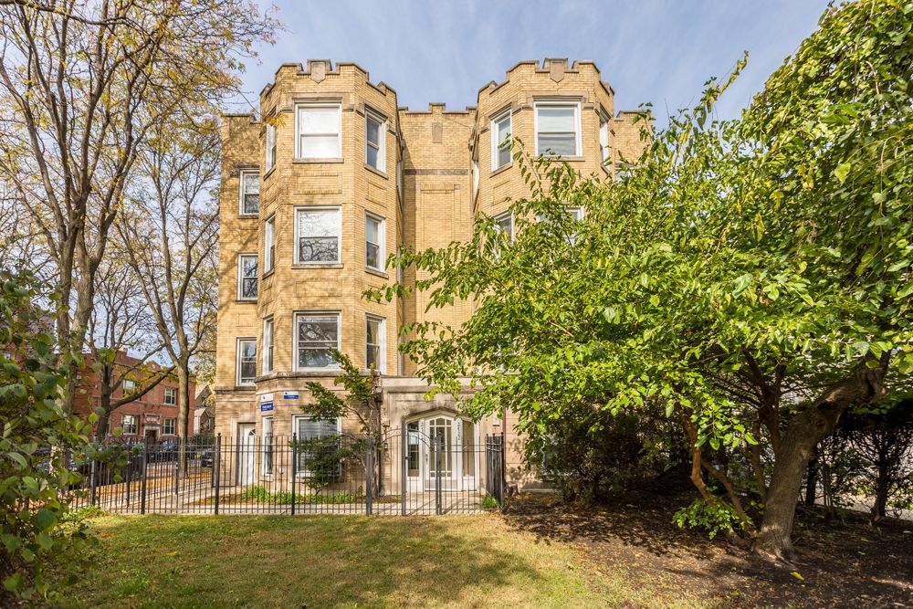 2722 W Logan Blvd, Chicago, IL 60647