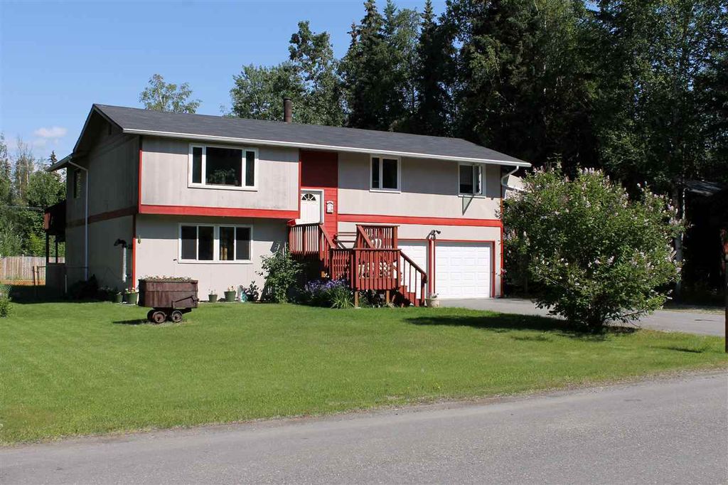 524 Ketchikan Ave, Fairbanks, AK - 4 Bed, 2 Bath Single-Family Home