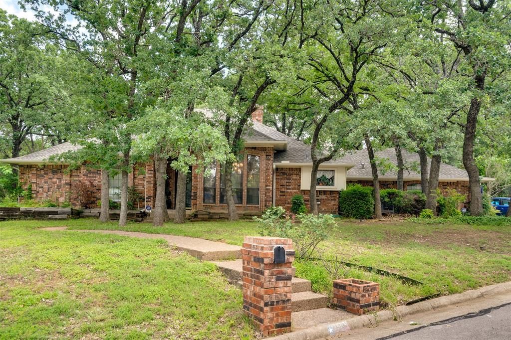 5201 Boyd Trl, Arlington, TX 76017
