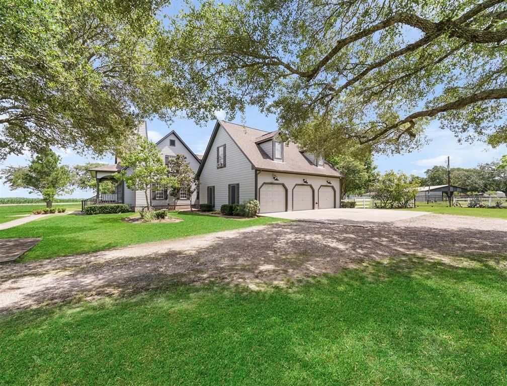 5403 Rancho Dr, Needville, TX 77461 3 Bed, 5 Bath SingleFamily Home