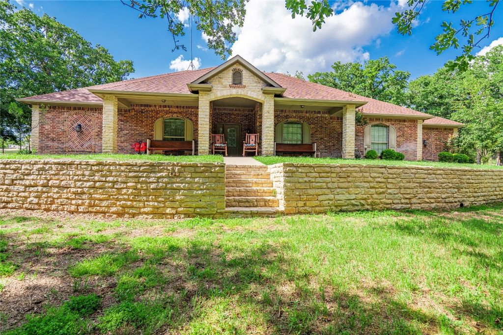401 Russell Bend Rd, Weatherford, TX 76088