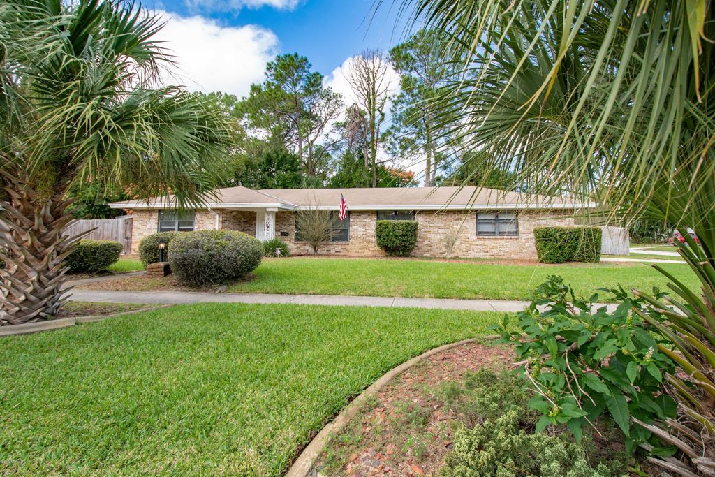 3120 Beachwood Blvd, Jacksonville, FL 3 Bed, 2 Bath SingleFamily