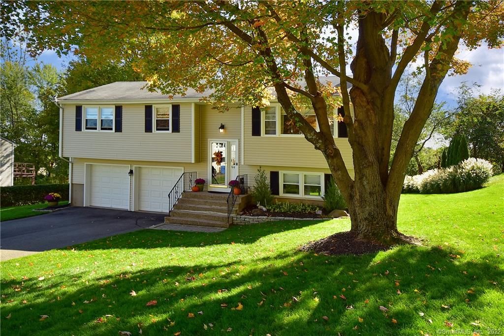 94 Varmor Dr, New Britain, CT 06053