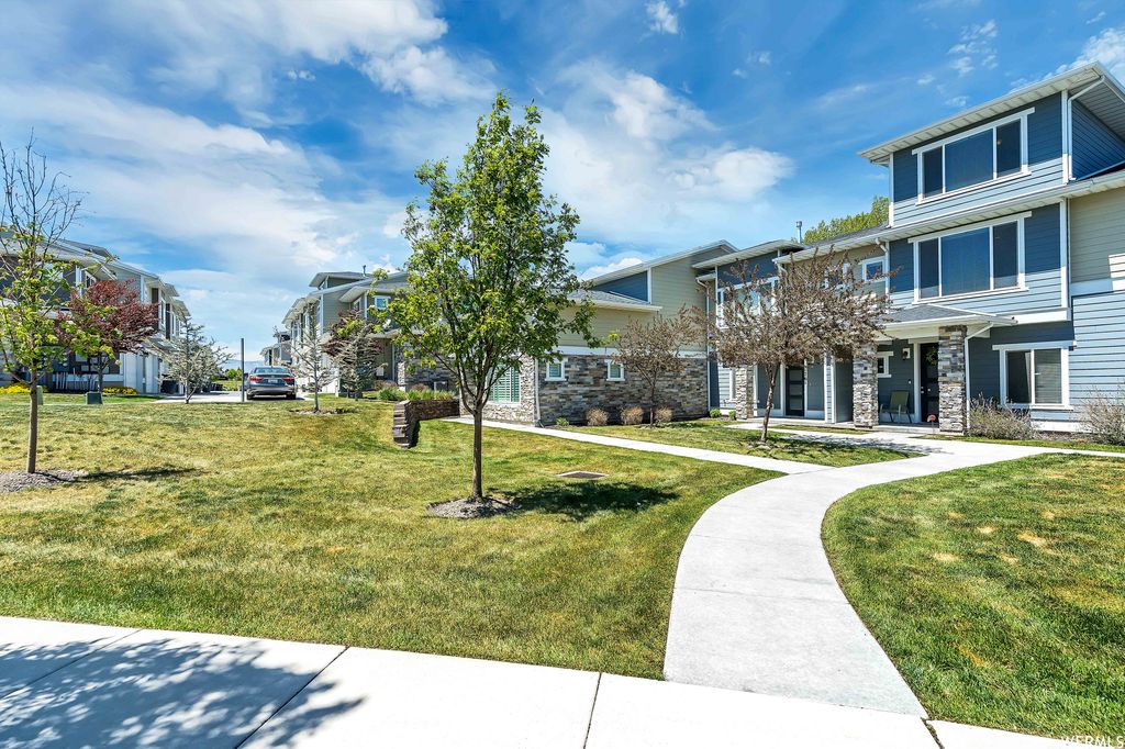 1757 W Pirgos Ln, South Jordan, UT 84095