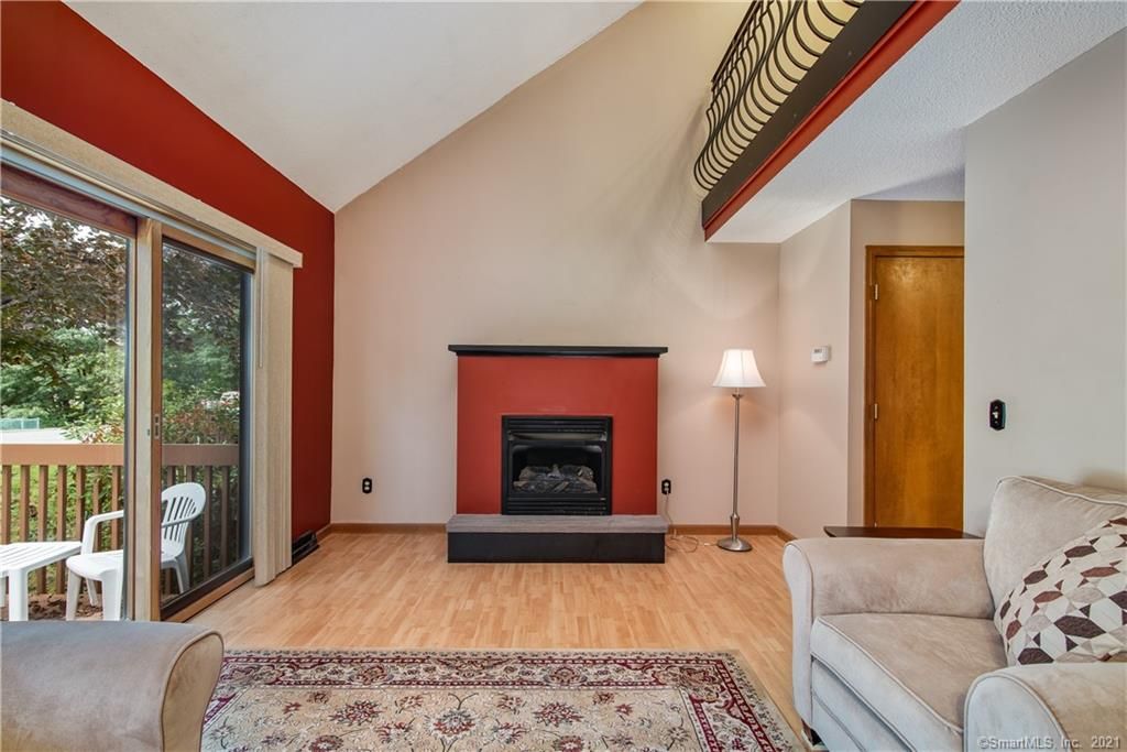 105 Maple Ave #40, Vernon, CT 06066