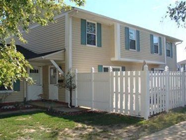 8116 Independence Dr, Mentor, OH 44060