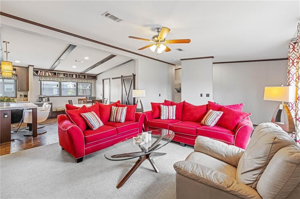 152 Flaming Oak Dr, Bastrop, TX 78602