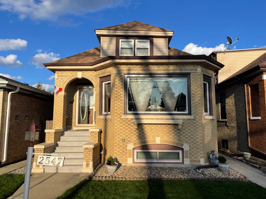 2547 Davisson St, River Grove, IL 60171
