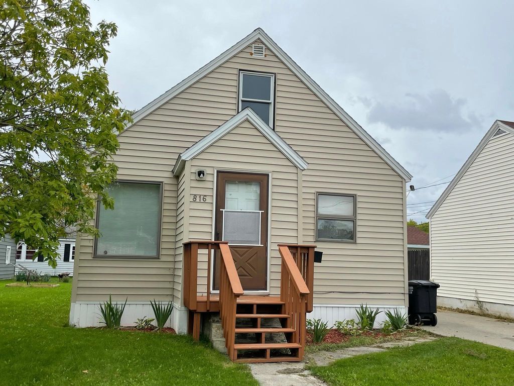 816 11th Ave, Intl Falls, MN 56649