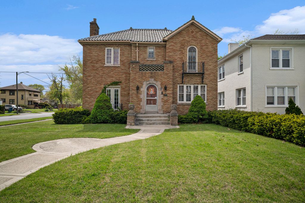 660 McKinley St, Gary, IN 46404