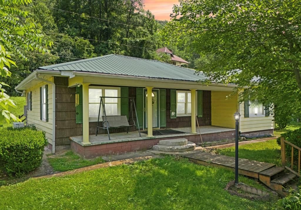 12337 State Highway 7, Cornettsville, KY 41731