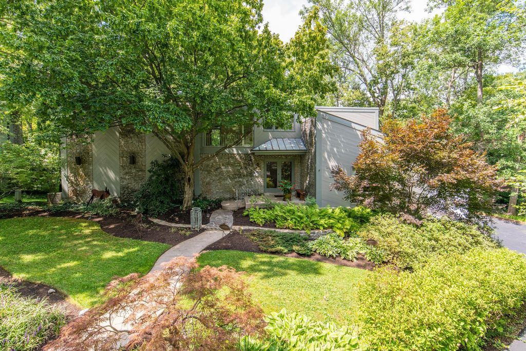 2047 Manor Dr, Lexington, KY 40502