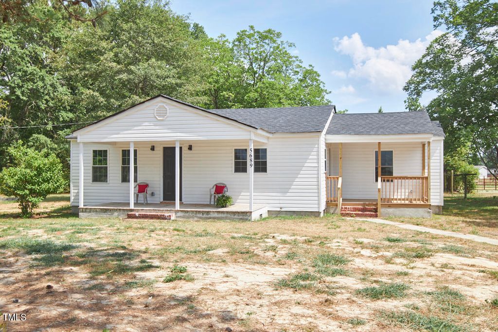 5689 Godwin Lake Rd, Benson, NC 27504