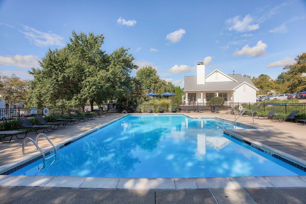 100 Town Brooke, Middletown, CT 06457