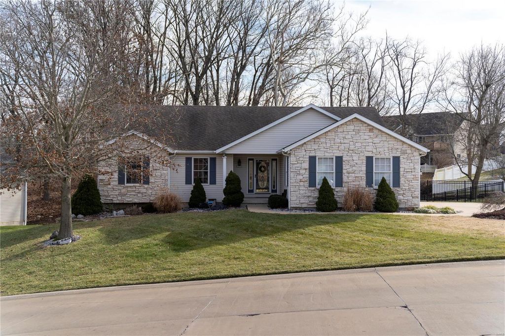 1711 Summerfield Ln, Godfrey, IL 62035 Trulia