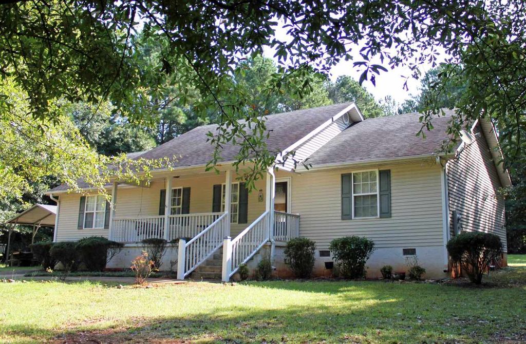 110 Creek Dr, Locust Grove, GA 30248