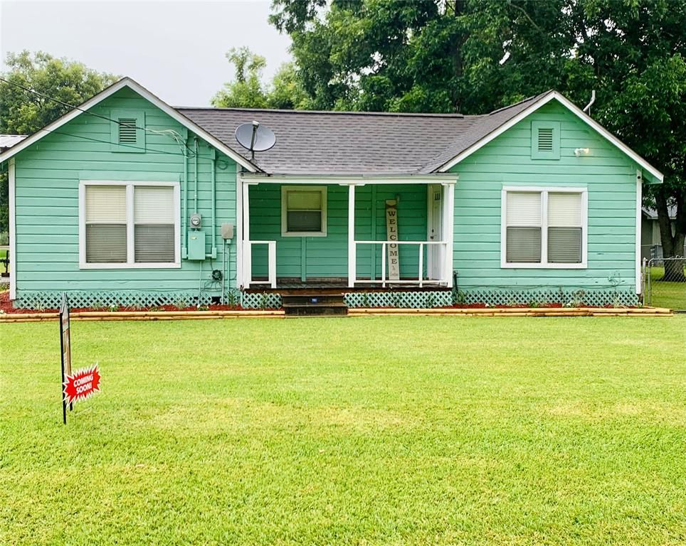 308 W Velasco St, Brazoria, TX 77422