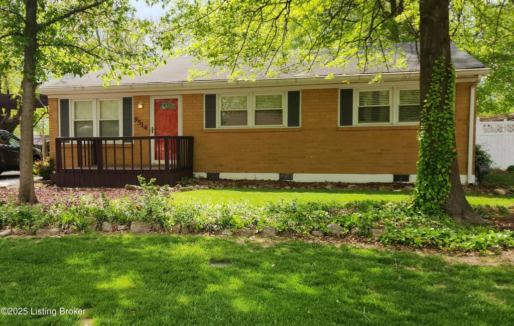 9514 Yellow Pine Ct, Louisville, KY 40229