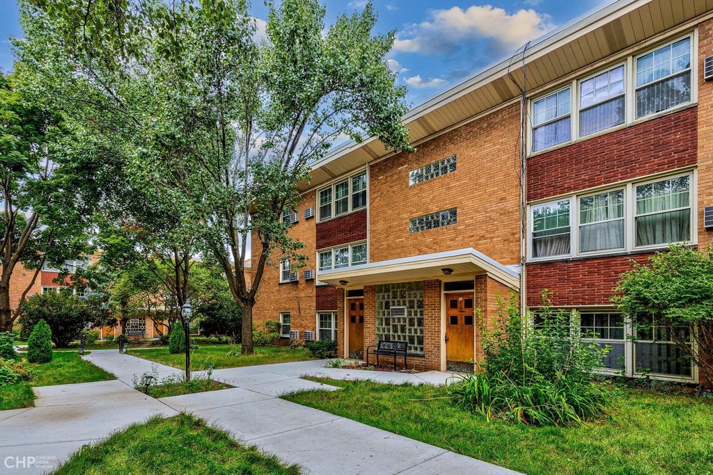 7534 N Ridge Ave #3E, Chicago, IL 60645