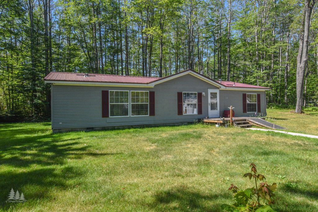 3405 Havenwood Dr, Lewiston, MI 49756 3 Bed, 2 Bath Mobile